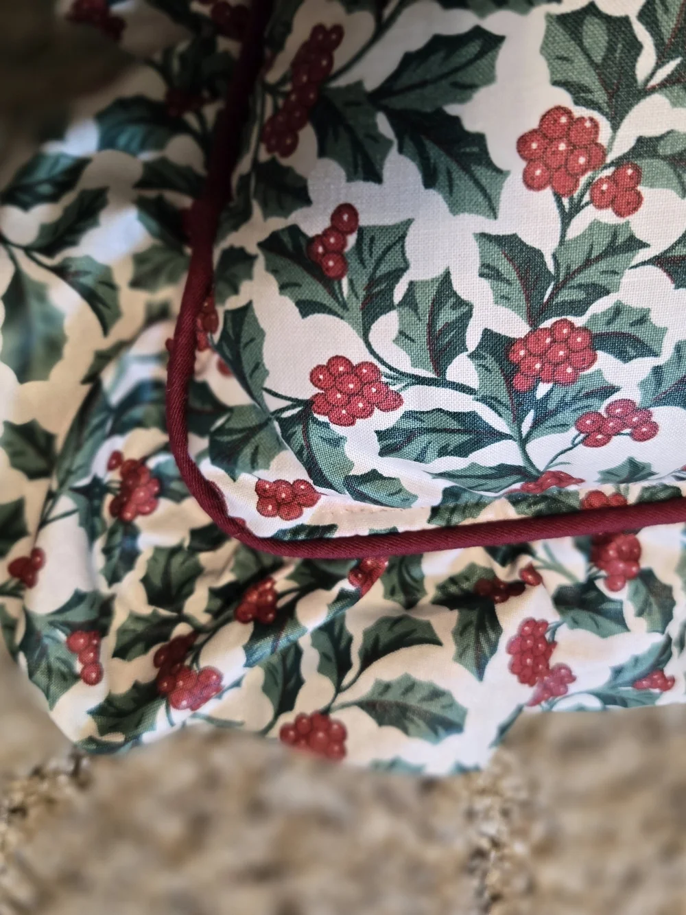 Longaberger Ruffle Pillow - Traditional Holly White, Red & Green
